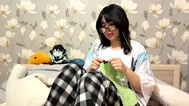 Snapshot of YunaMuse chatting on 10/12/25, 07:26 YunaMuse online show from 10/12/25, 07:26