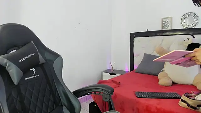 Barbieteeen online show from 11/06/25, 05:22