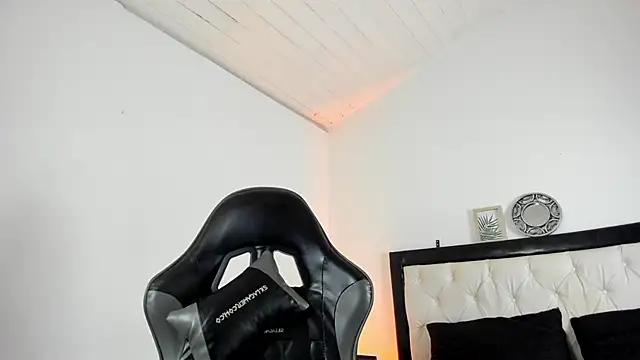 Barbieteeen online show from 12/05/25, 04:33