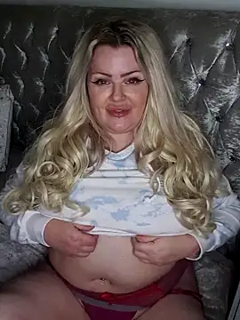 Sultress6969 online show from 12/17/25, 08:25