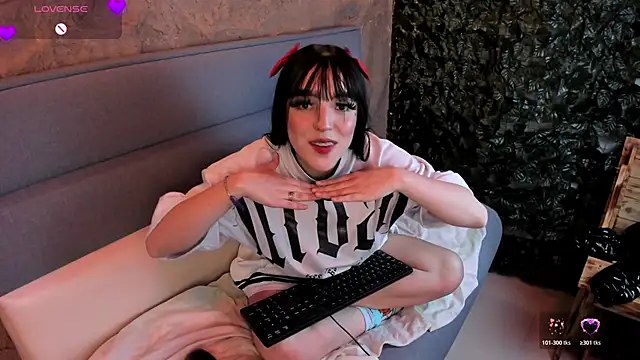 Snapshot of bubble__angel__ chatting on 11/21/25, 11:42 bubble angel online show from 11/21/25, 11:42