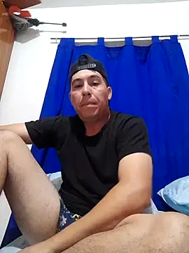 Snapshot of Ezeaxl chatting on 04/12/26, 02:37 Ezeaxl online show from 04/12/26, 02:37