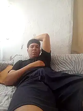 Snapshot of Ezeaxl chatting on 04/12/26, 04:43 Ezeaxl online show from 04/12/26, 04:43