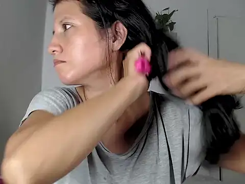 Renata Rivas online show from 10/26/25, 05:19