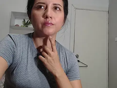 Snapshot of Renata_Rivas chatting on 01/13/26, 04:27 Renata Rivas online show from 01/13/26, 04:27