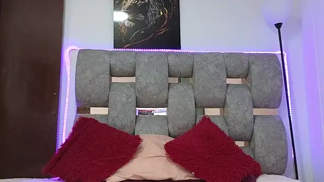 alix kitty online show from 12/18/25, 08:23