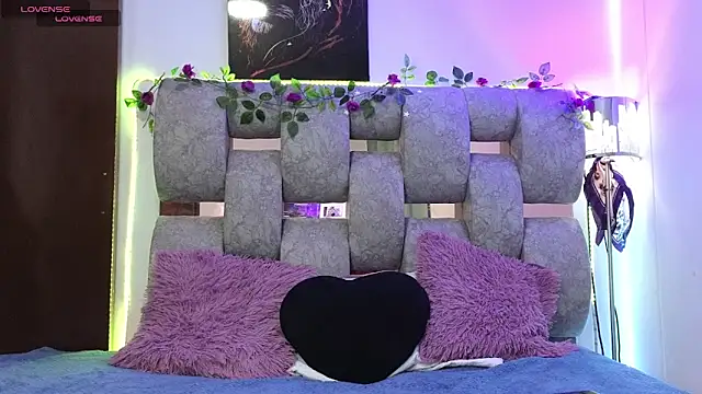 alix kitty online show from 04/13/26, 10:36