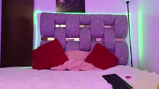 alix kitty online show from 12/15/25, 08:03