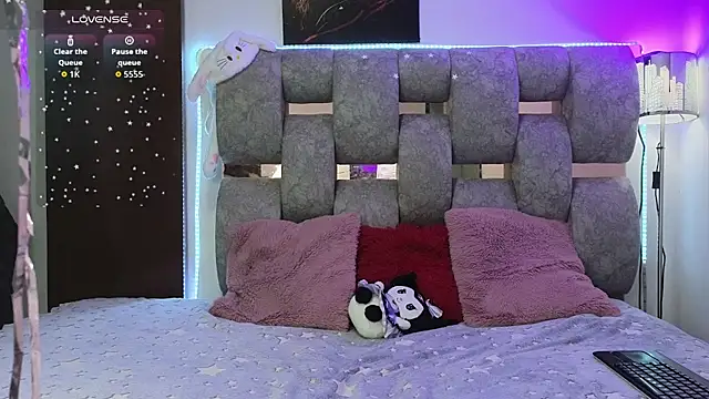 alix kitty online show from 03/28/26, 10:22