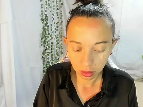 Perla Jonhson Rs online show from 10/10/25, 01:12