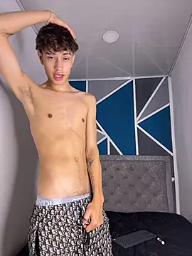 Douglas Lux online show from 01/14/26, 07:56