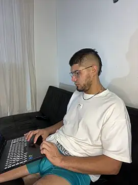 mirallesandbig online show from 10/25/25, 10:43