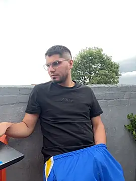 mirallesandbig online show from 11/16/25, 08:57