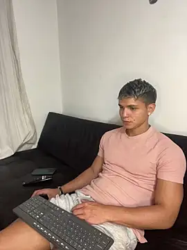 mirallesandbig online show from 12/17/25, 12:48