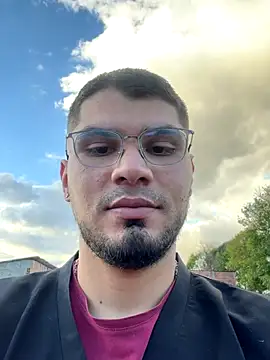 mirallesandbig online show from 10/24/25, 10:09