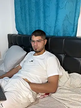 mirallesandbig online show from 11/11/25, 10:58