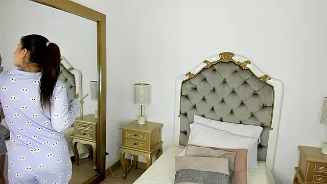 Snapshot of mary_joseph chatting on 12/03/25, 08:30 mary joseph online show from 12/03/25, 08:30