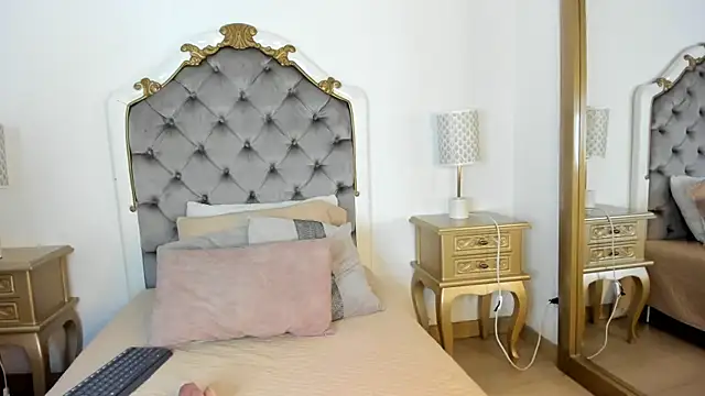 Snapshot of mary_joseph chatting on 12/15/25, 08:36 mary joseph online show from 12/15/25, 08:36