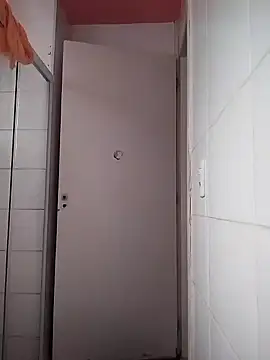 Snapshot of jgehghsAz09 chatting on 12/18/25, 05:06 jgehghsAz09 online show from 12/18/25, 05:06