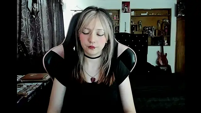 Maki Zein  online show from 01/08/26, 10:27