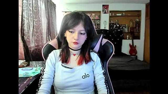 Maki Zein  online show from 11/07/25, 03:05