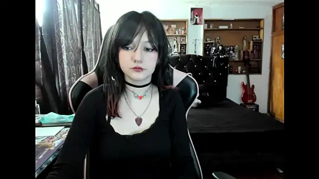 Maki Zein  online show from 12/01/25, 07:15