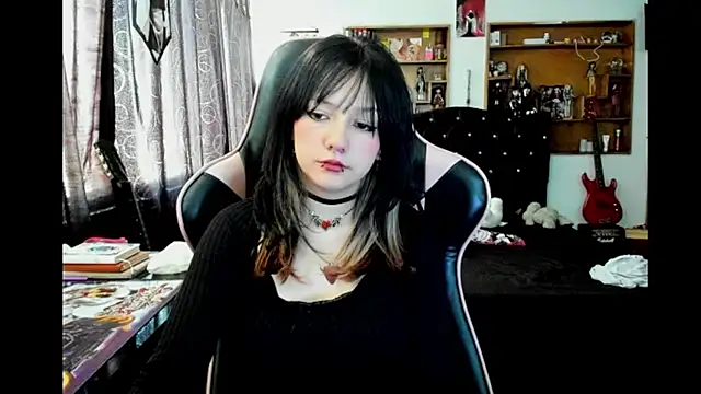 Maki Zein  online show from 02/17/26, 09:01