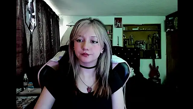 Maki Zein  online show from 01/07/26, 09:09