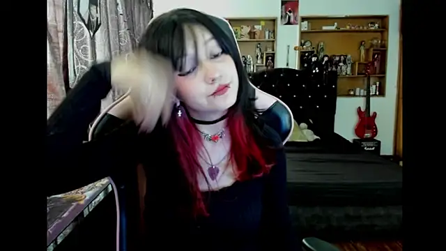 Maki Zein  online show from 03/18/26, 06:09