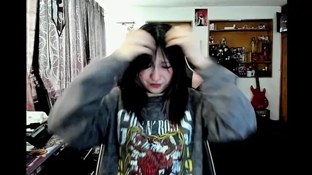 Maki Zein  online show from 01/16/26, 02:10