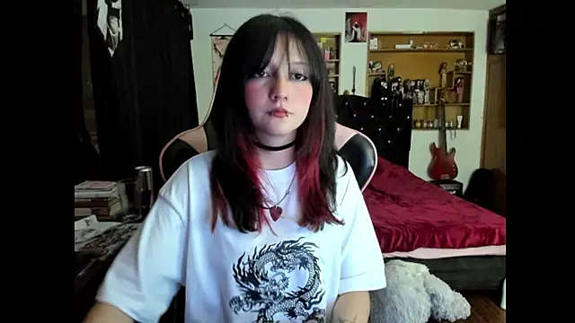 Maki Zein  online show from 04/04/26, 01:12