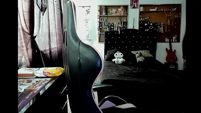 Maki Zein  online show from 03/06/26, 04:35