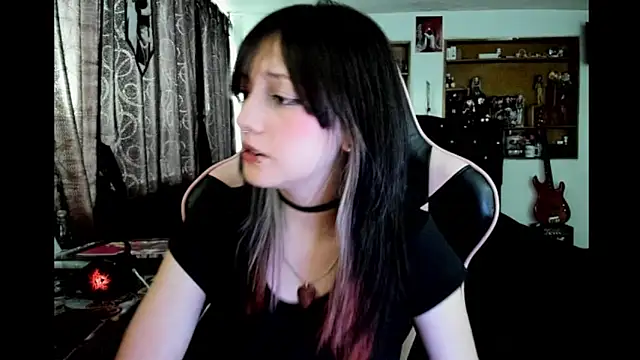 Maki Zein  online show from 01/13/26, 08:46