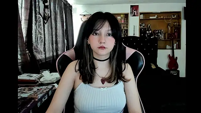 Maki Zein  online show from 02/10/26, 07:24