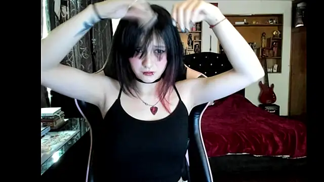 Maki Zein  online show from 04/14/26, 09:31