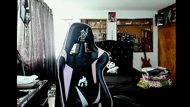 Maki Zein  online show from 02/03/26, 07:52