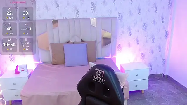 MARIANA TAY1 online show from 10/19/25, 02:58