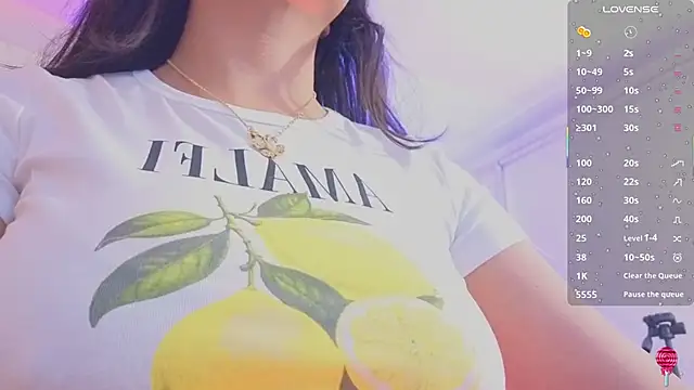 Snapshot of MARIANA_TAY1 chatting on 06/15/26, 03:07 MARIANA TAY1 online show from 06/15/26, 03:07