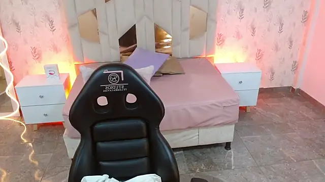 MARIANA TAY1 online show from 10/28/25, 03:07