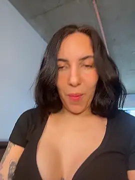 Lolathebaddie online show from 02/16/26, 05:00