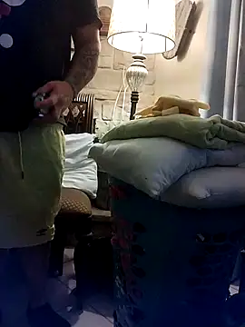 Snapshot of shyguy8569 chatting on 11/17/25, 05:55 shyguy8569 online show from 11/17/25, 05:55