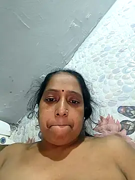 Snapshot of Khushi-20 chatting on 10/16/25, 04:15 Khushi-20 online show from 10/16/25, 04:15