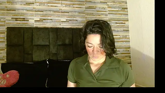 disneey2888 online show from 10/17/25, 02:19