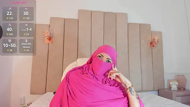 Snapshot of _naylaa_ chatting on 11/23/25, 01:04 naylaa online show from 11/23/25, 01:04