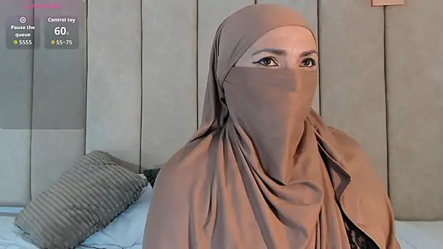 Snapshot of _naylaa_ chatting on 11/15/25, 10:36 naylaa online show from 11/15/25, 10:36