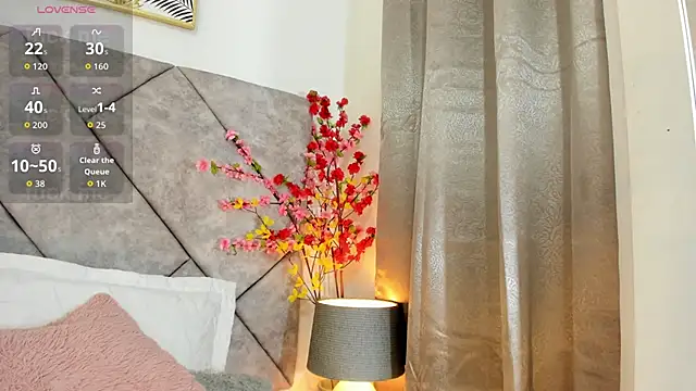  naylaa  online show from 04/18/26, 03:09