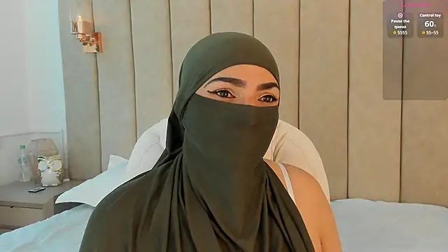 Snapshot of _naylaa_ chatting on 12/16/25, 02:38 naylaa online show from 12/16/25, 02:38