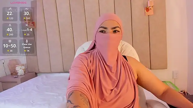 Snapshot of _naylaa_ chatting on 11/30/25, 04:13 naylaa online show from 11/30/25, 04:13