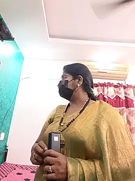 tamil-aunt online show from 12/14/25, 01:49