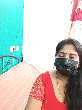 tamil-aunt online show from 10/17/25, 05:22